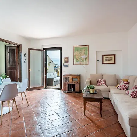 Iflat Pantheon & La Dolce Skyline Penthouse