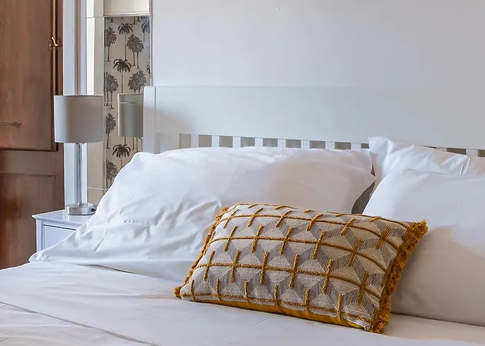 Iflat Pantheon & La Dolce Skyline Penthouse Appartement